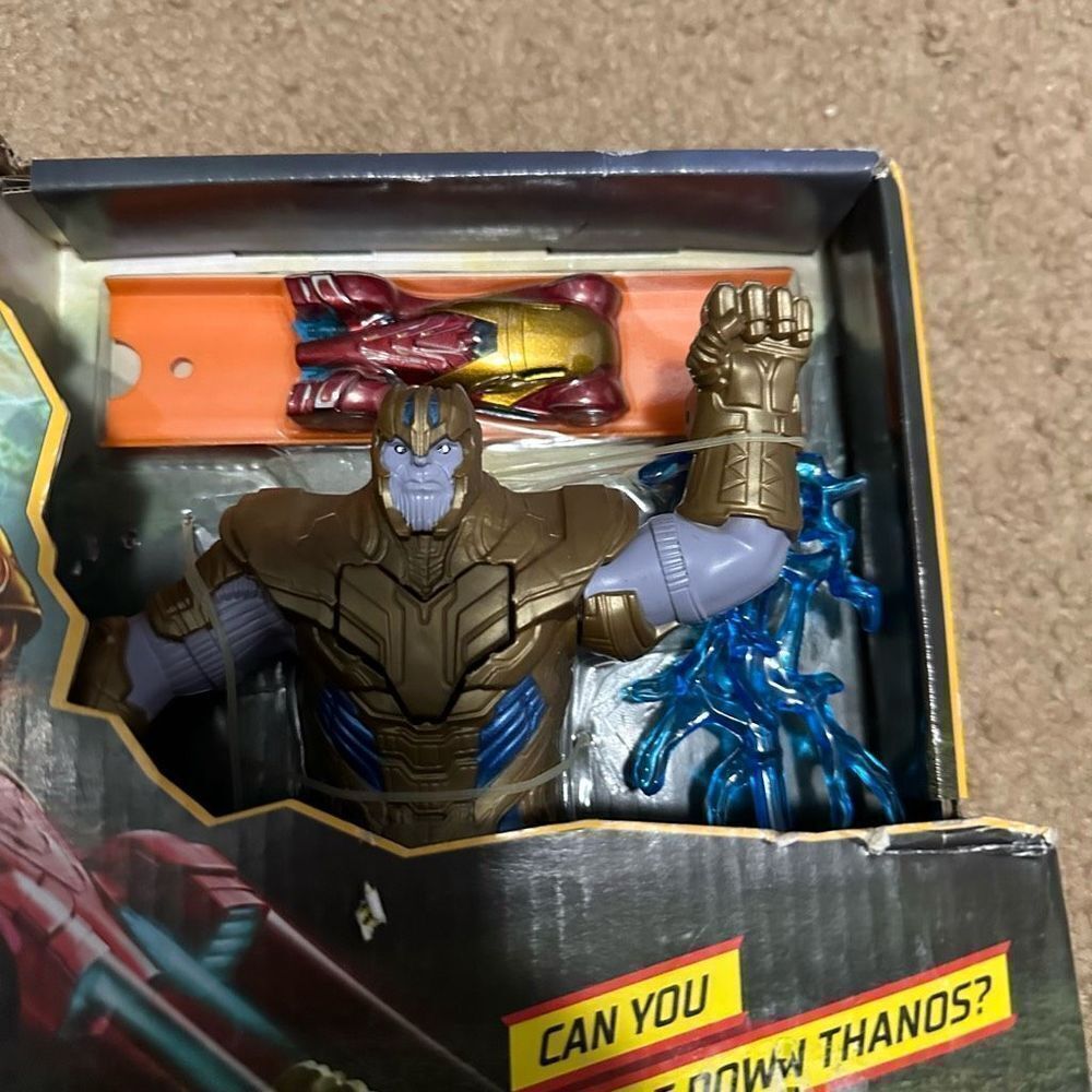 Hot Wheels Marvel Avengers Vs Thanos Showdown, Play Set - Picture 4 of 8